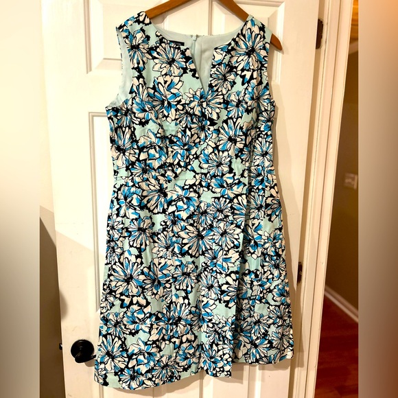 Jones New York Sleeveless Lined Flowery Dress 👗 - Picture 1 of 6